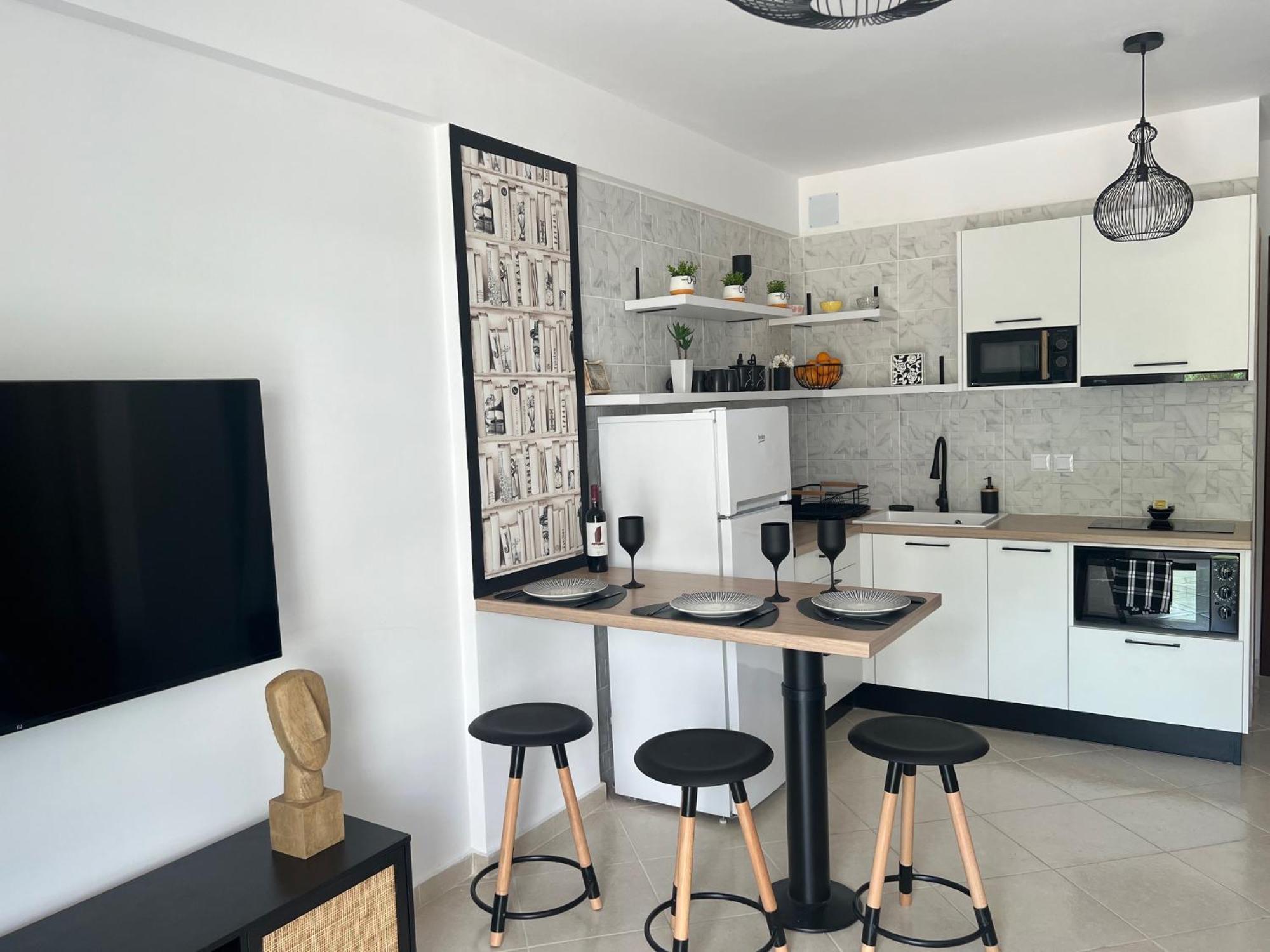 Daisy'S One-Bedroom Apartment Tolo Exterior photo