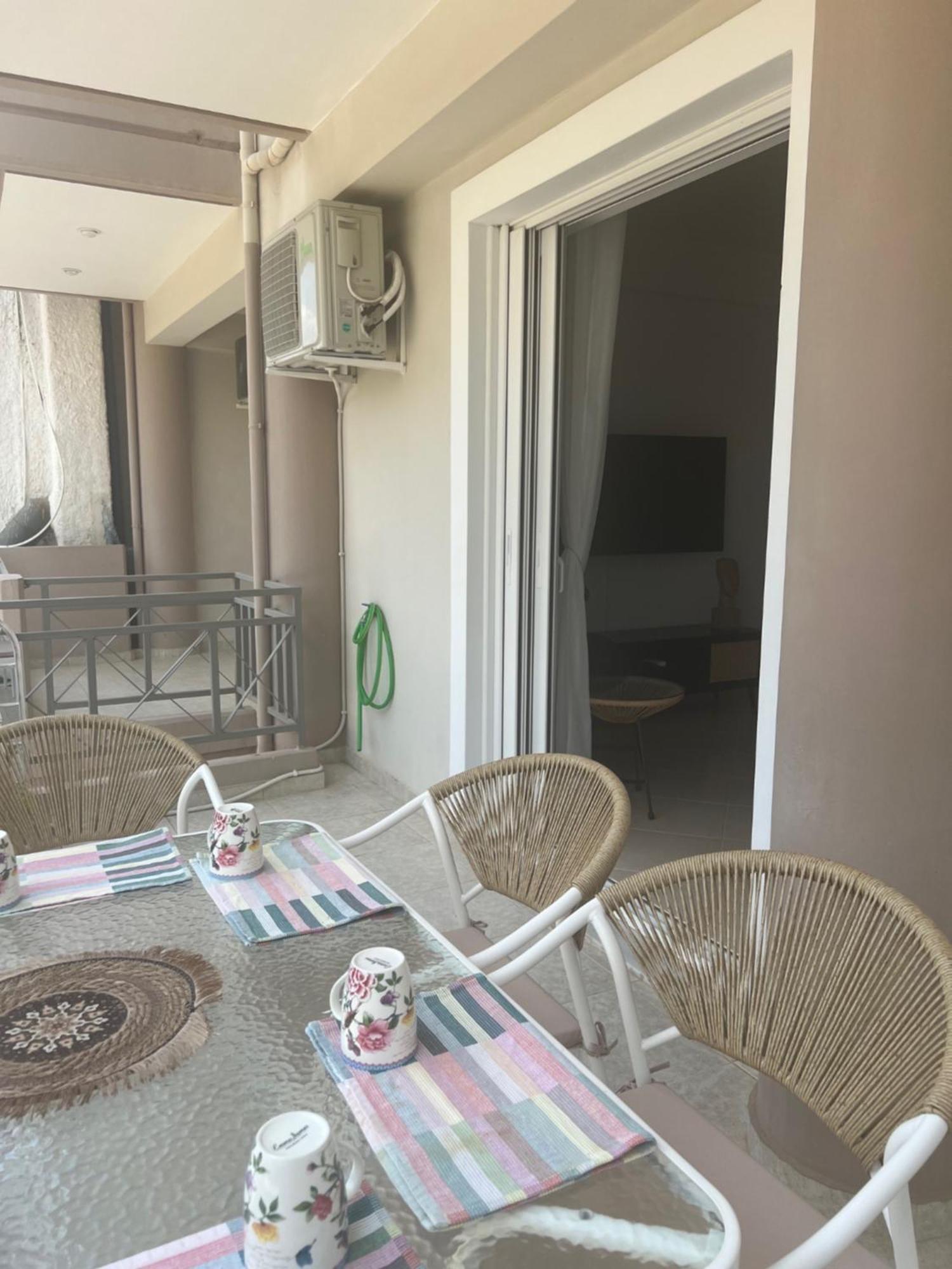 Daisy'S One-Bedroom Apartment Tolo Exterior photo