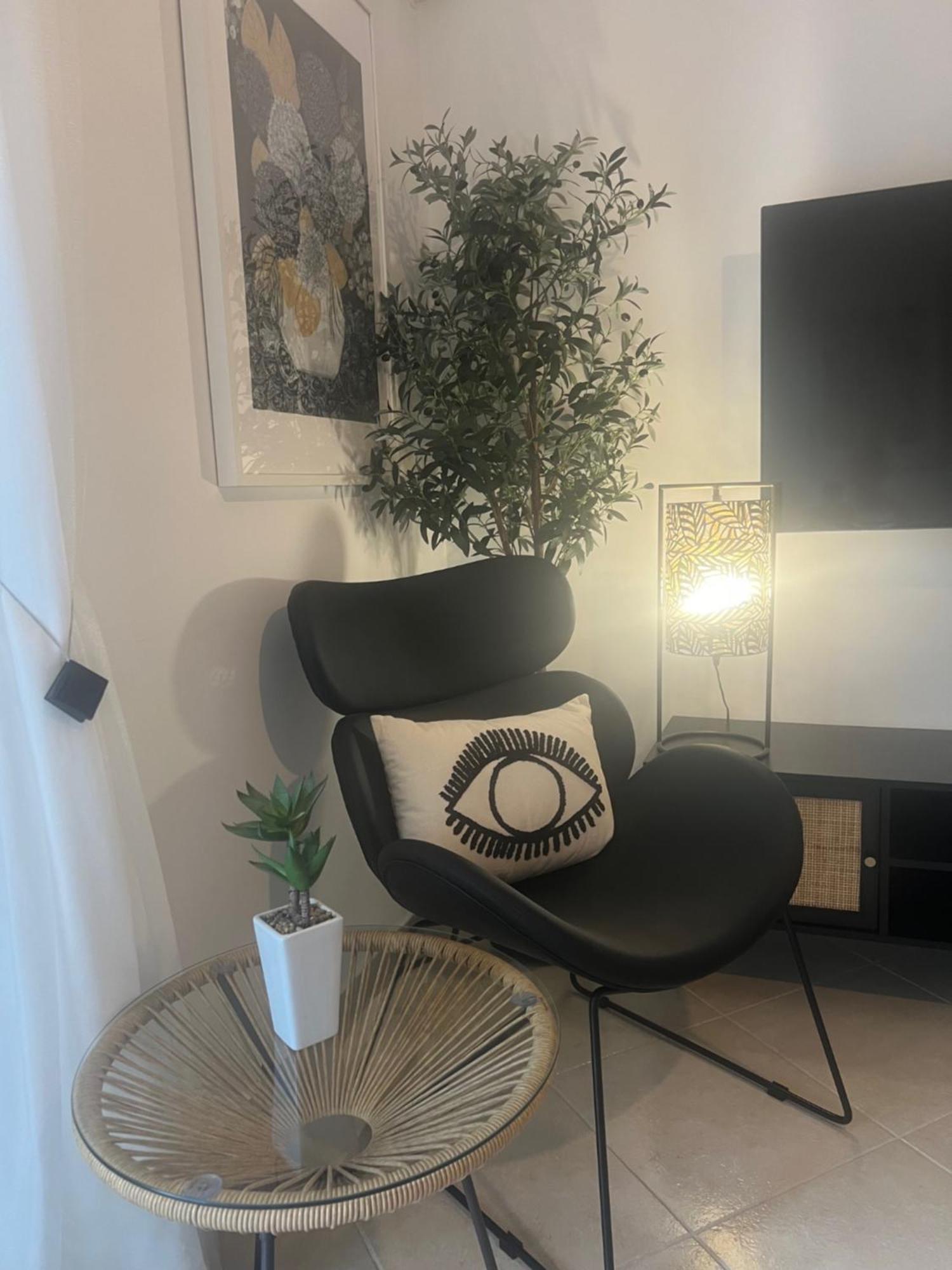 Daisy'S One-Bedroom Apartment Tolo Exterior photo